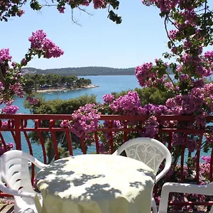 Ana , Trogir Croatie